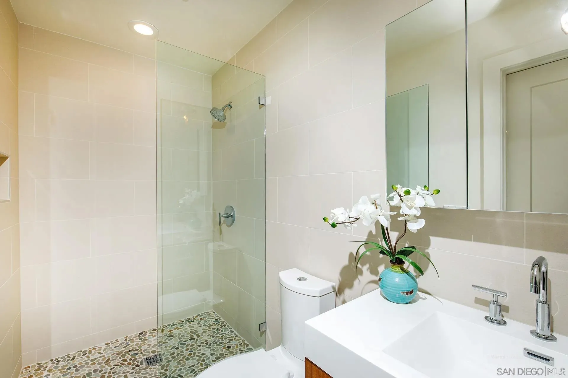 La Jolla, California 92037, United States, 5 Bedrooms Bedrooms, ,6 BathroomsBathrooms,Residential,Active,159638