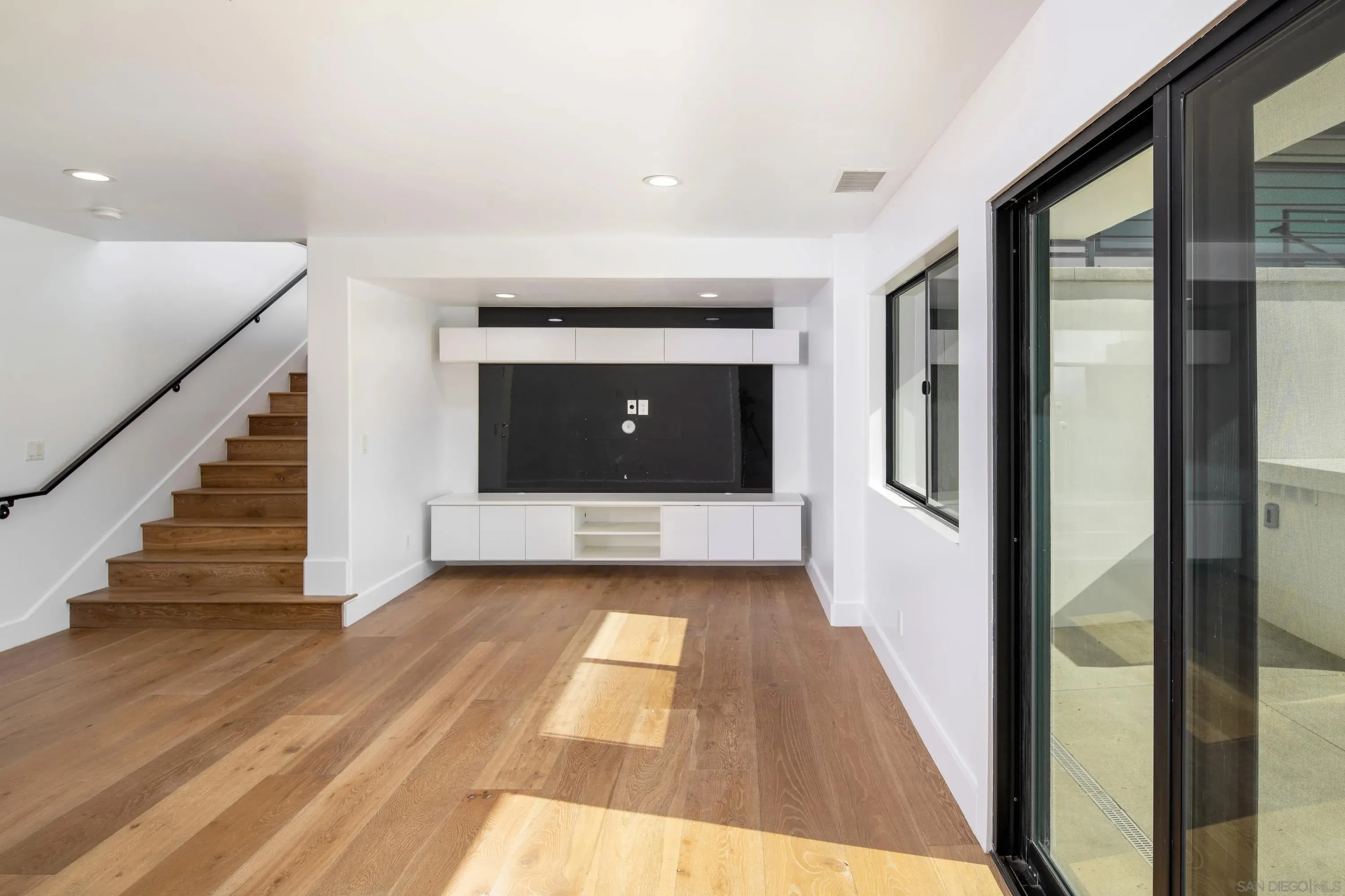 La Jolla, California 92037, United States, 5 Bedrooms Bedrooms, ,6 BathroomsBathrooms,Residential,Active,159638