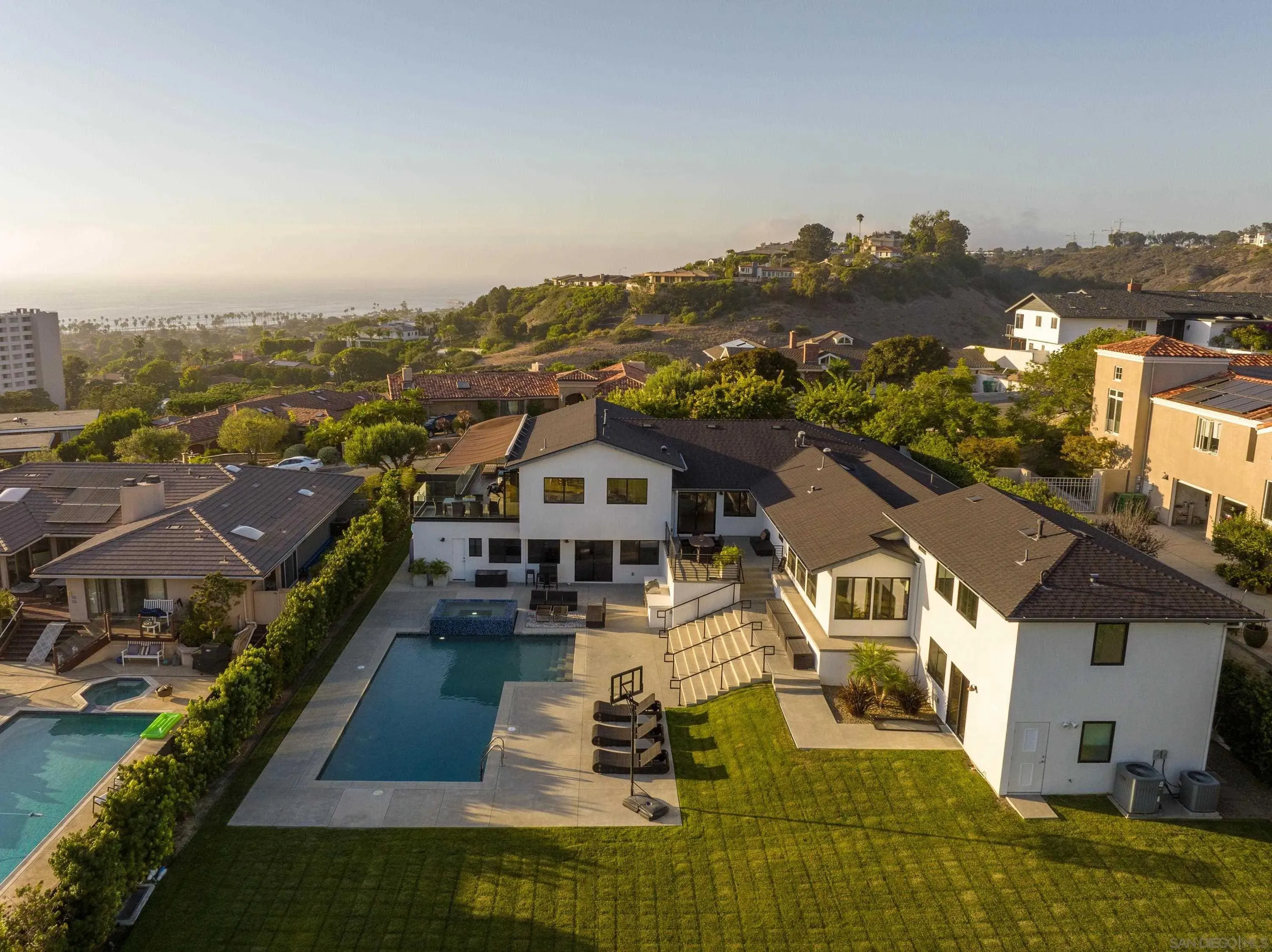 La Jolla, California 92037, United States, 5 Bedrooms Bedrooms, ,6 BathroomsBathrooms,Residential,Active,159638