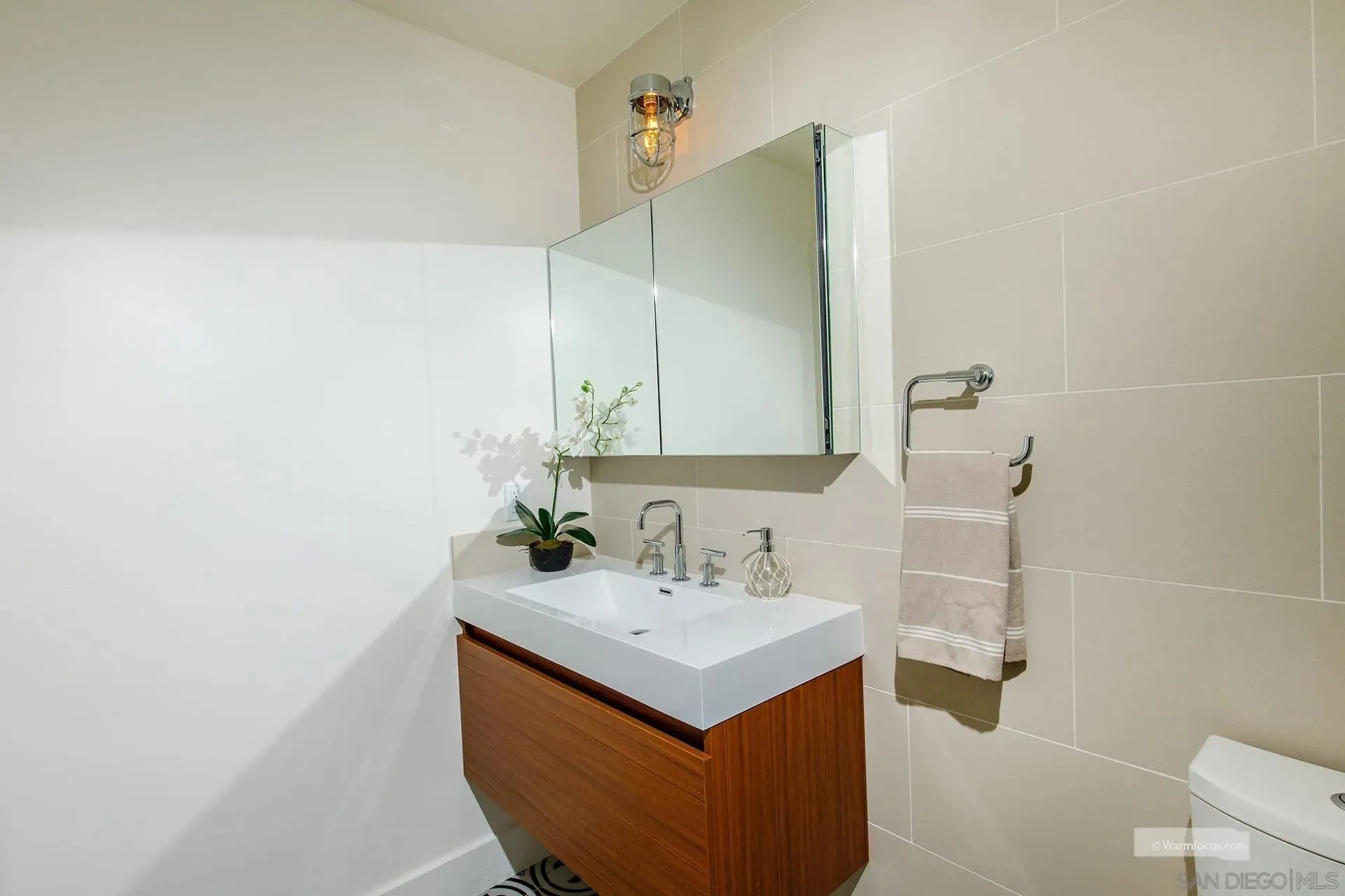 La Jolla, California 92037, United States, 5 Bedrooms Bedrooms, ,6 BathroomsBathrooms,Residential,Active,159638