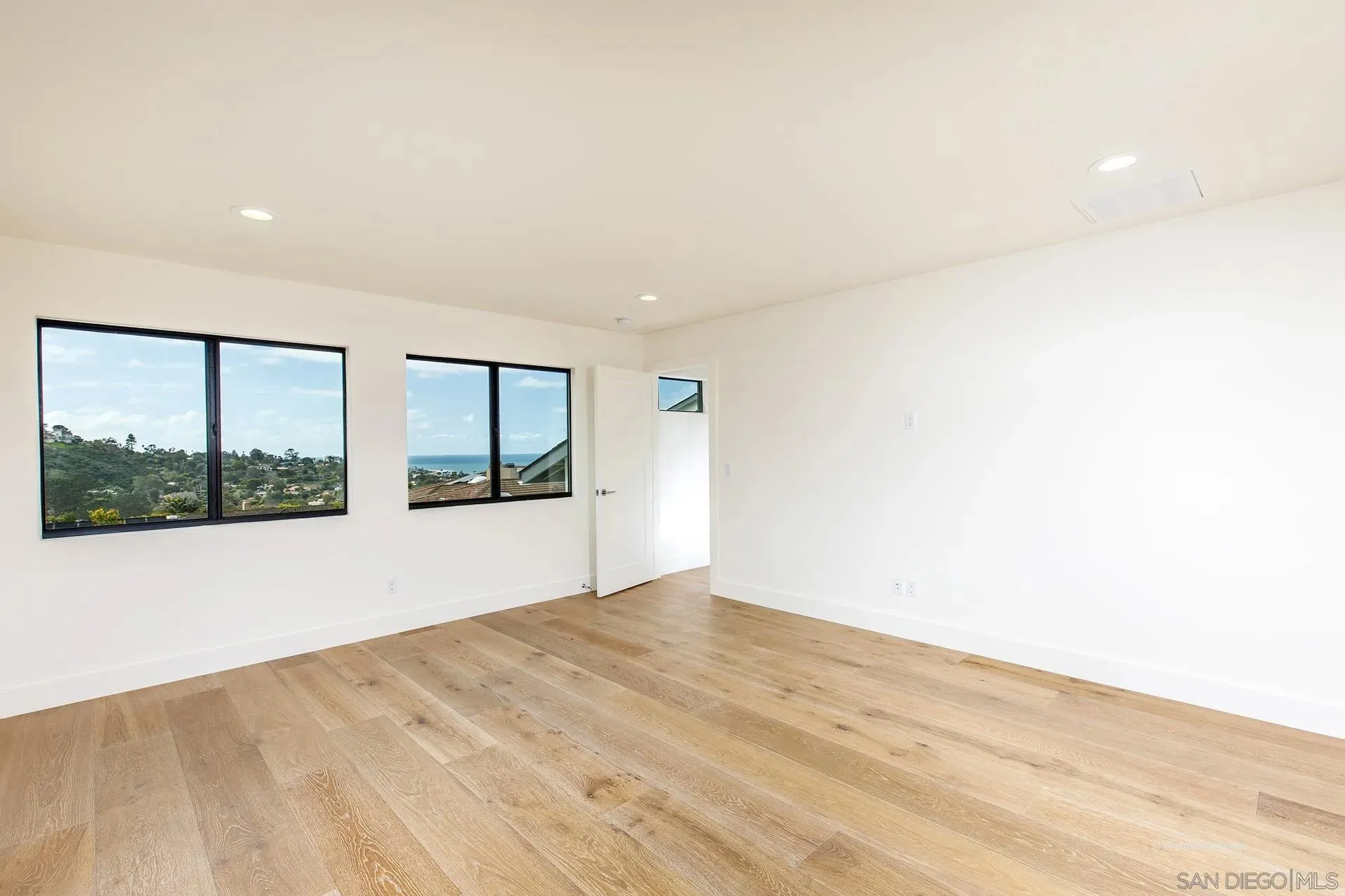 La Jolla, California 92037, United States, 5 Bedrooms Bedrooms, ,6 BathroomsBathrooms,Residential,Active,159638