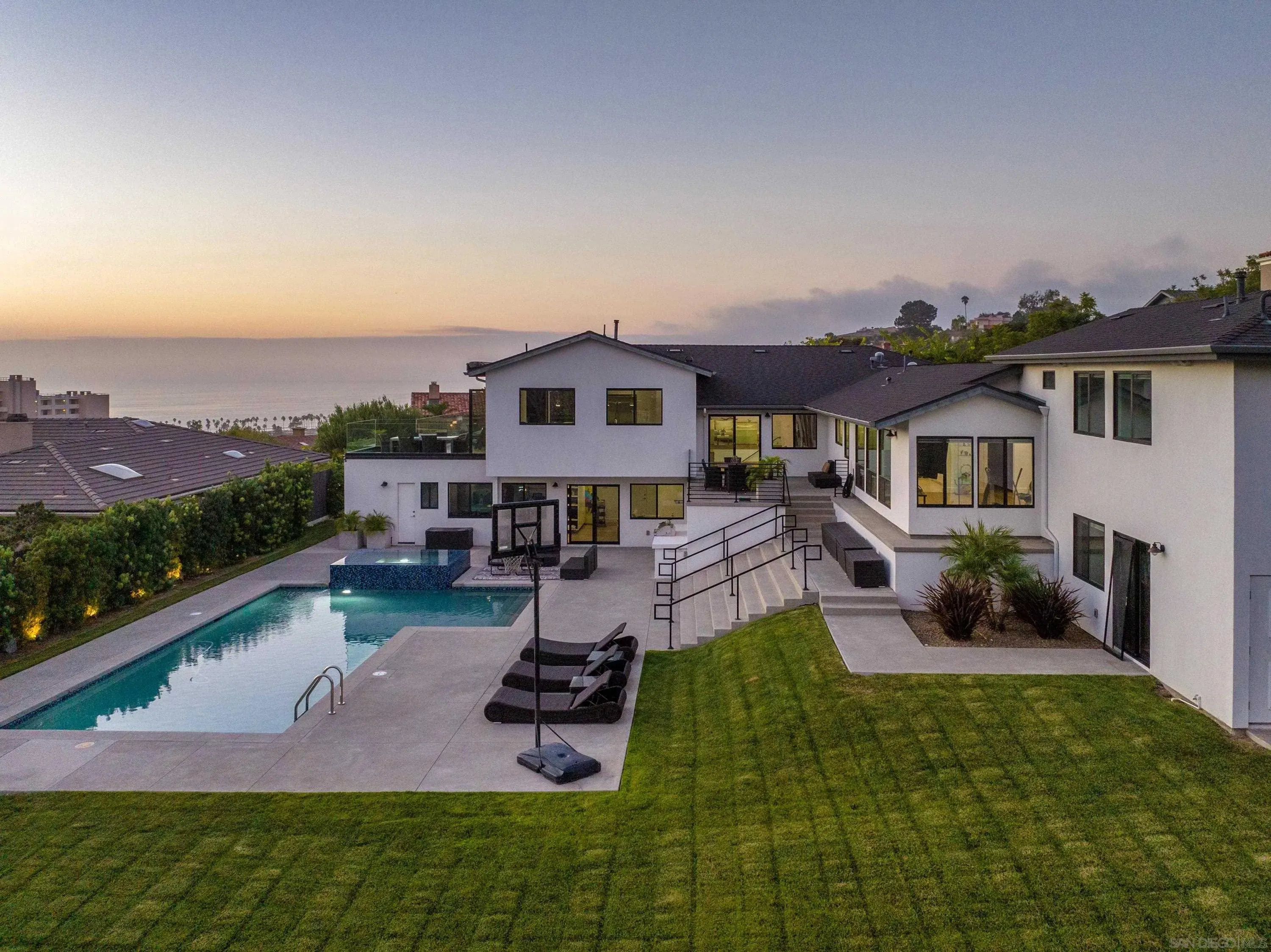 La Jolla, California 92037, United States, 5 Bedrooms Bedrooms, ,6 BathroomsBathrooms,Residential,Active,159638