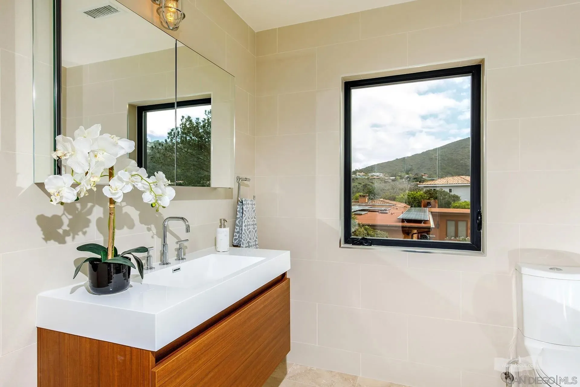 La Jolla, California 92037, United States, 5 Bedrooms Bedrooms, ,6 BathroomsBathrooms,Residential,Active,159638