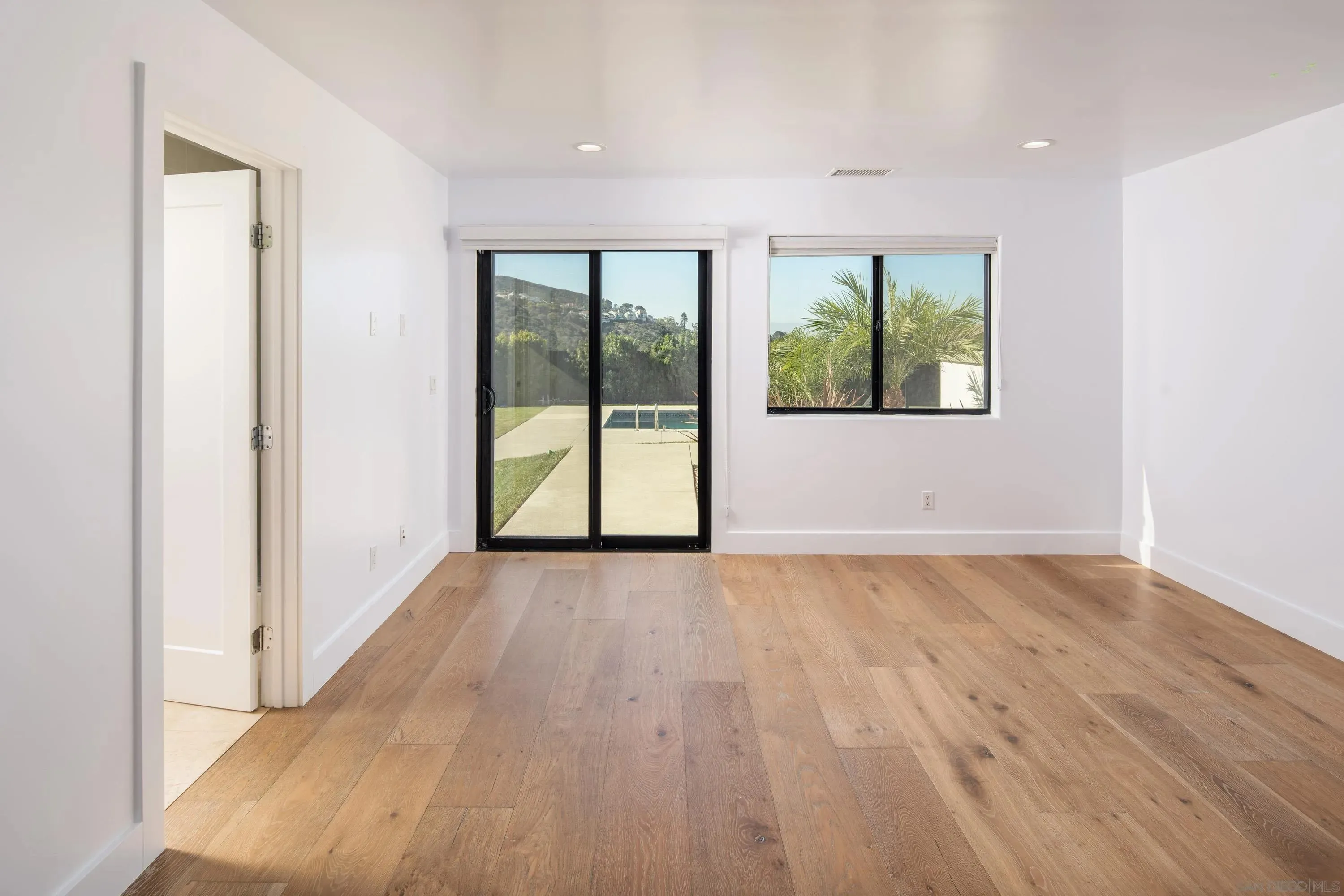 La Jolla, California 92037, United States, 5 Bedrooms Bedrooms, ,6 BathroomsBathrooms,Residential,Active,159638