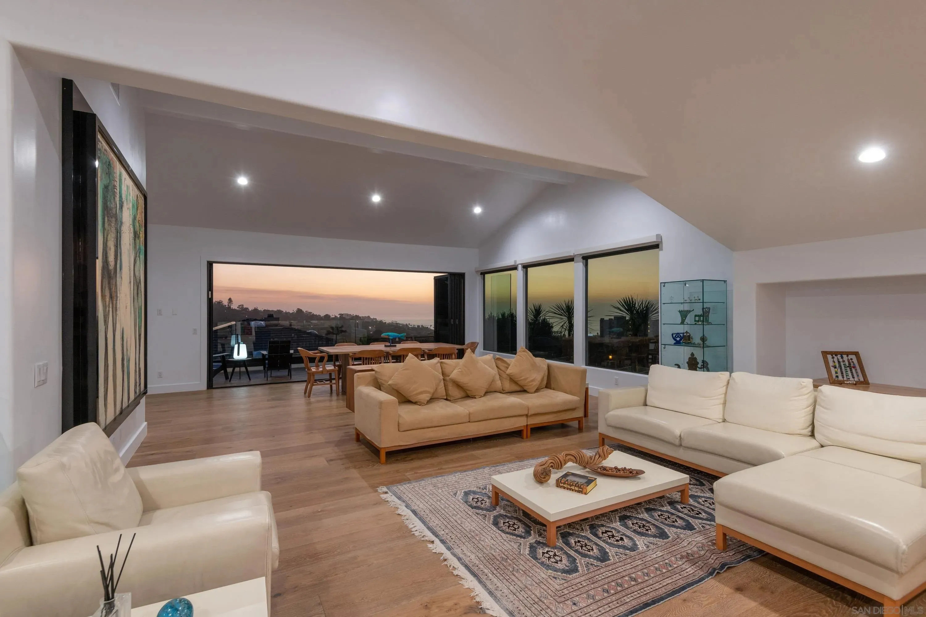 La Jolla, California 92037, United States, 5 Bedrooms Bedrooms, ,6 BathroomsBathrooms,Residential,Active,159638