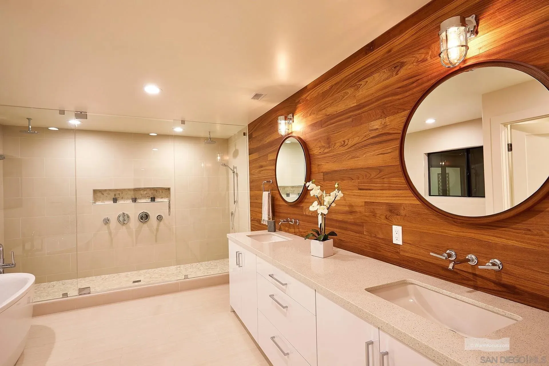 La Jolla, California 92037, United States, 5 Bedrooms Bedrooms, ,6 BathroomsBathrooms,Residential,Active,159638