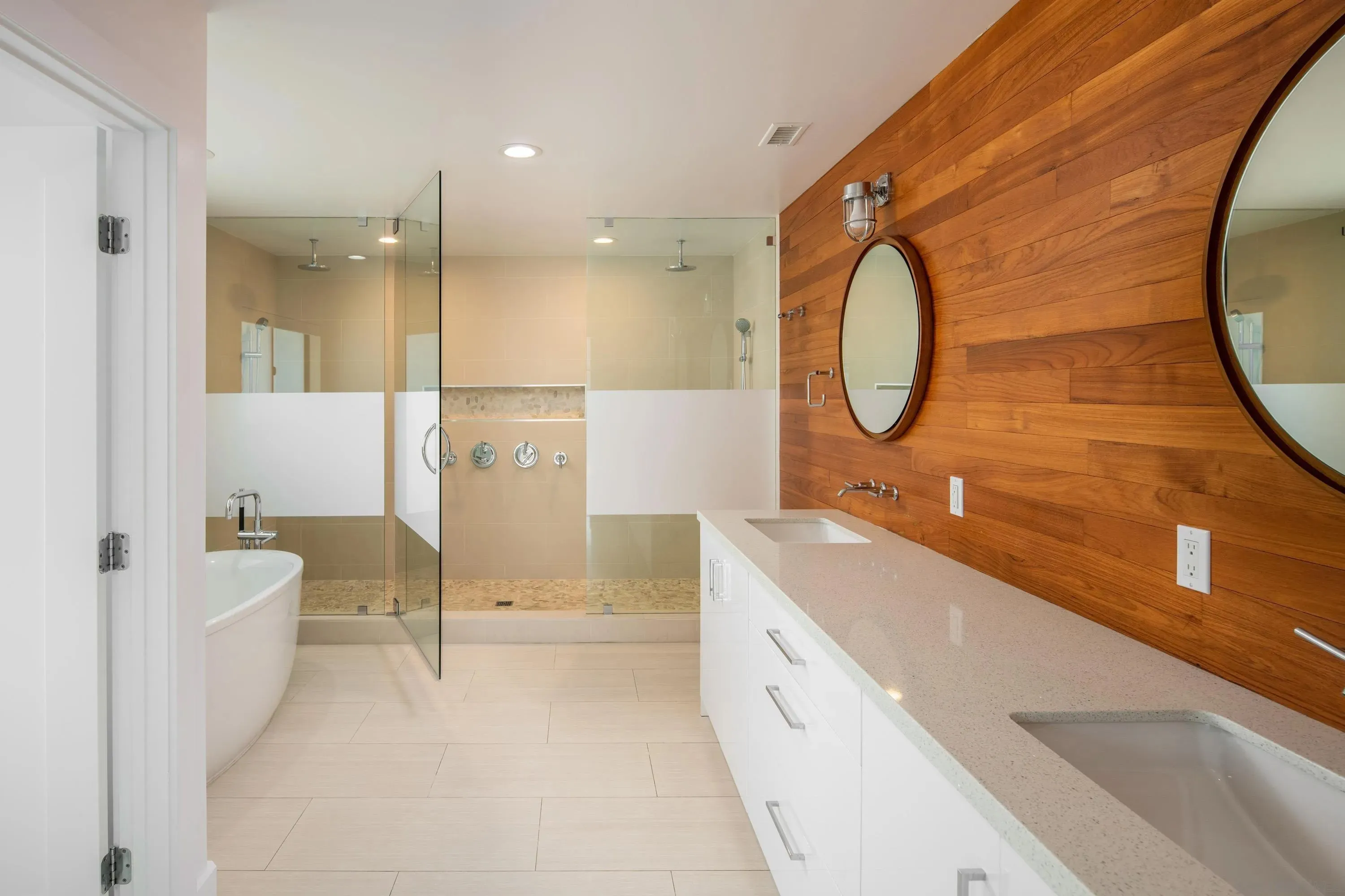 La Jolla, California 92037, United States, 5 Bedrooms Bedrooms, ,6 BathroomsBathrooms,Residential,Active,159638