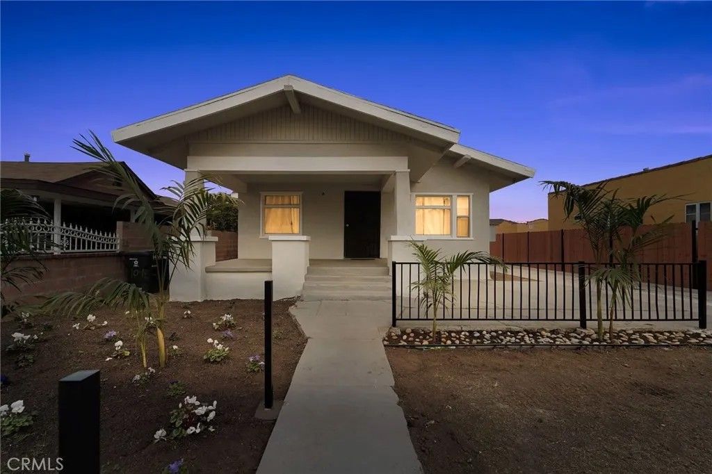 Photo of 1043 W 95th Street, Los Angeles, CA 90044 (MLS # PW25268990)