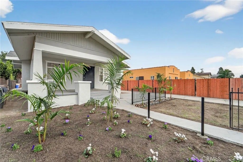 Photo of 1043 W 95th Street, Los Angeles, CA 90044 (MLS # PW25268990)