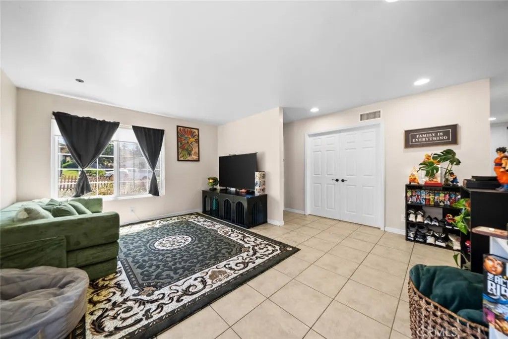 Photo of 1458 Kent Ave, Escondido, CA 92027 (MLS # PT26086087)
