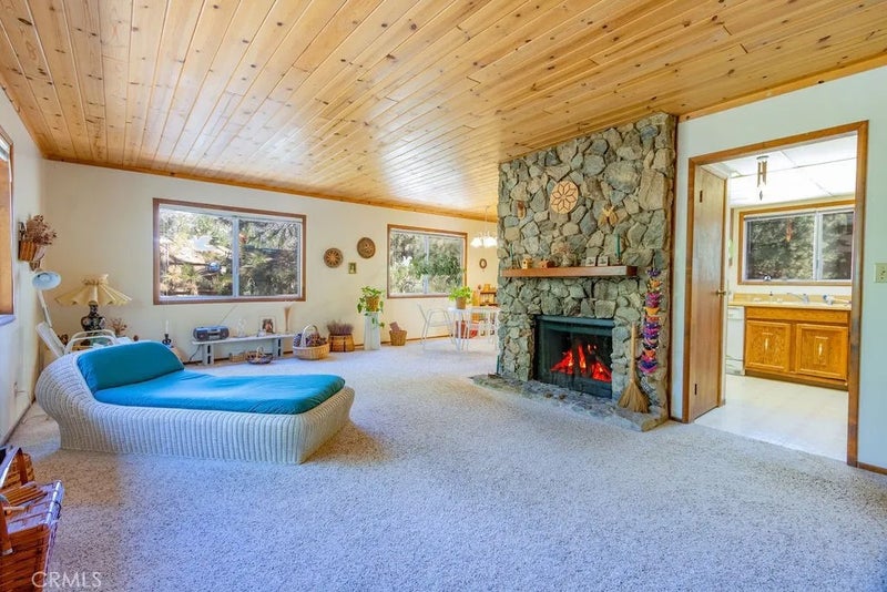 2220 Symonds