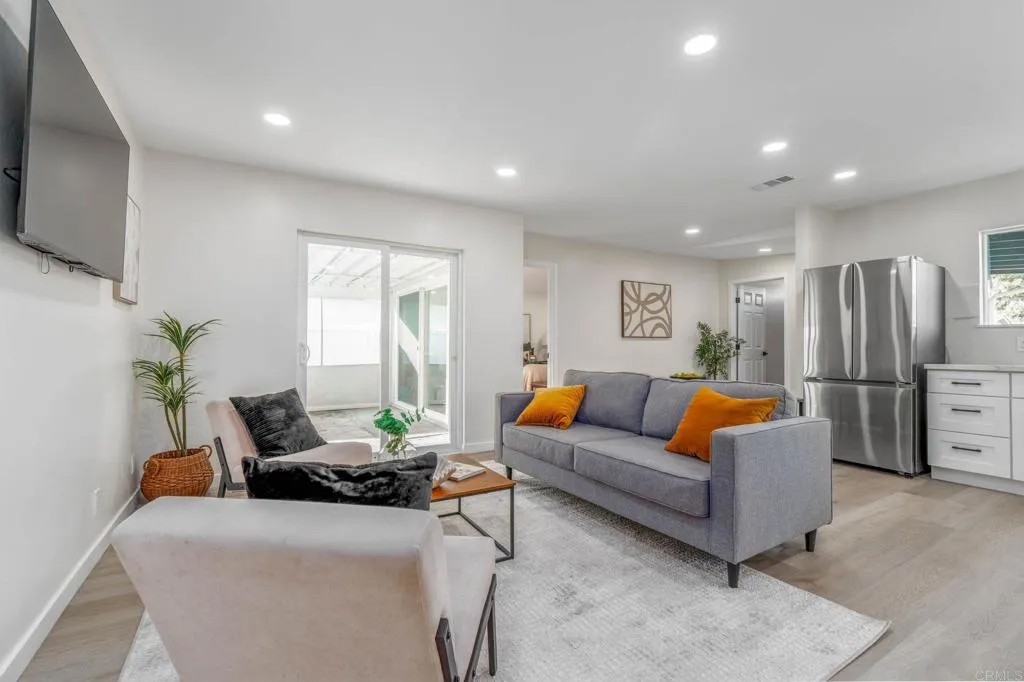 3567 Mount Everest Blvd