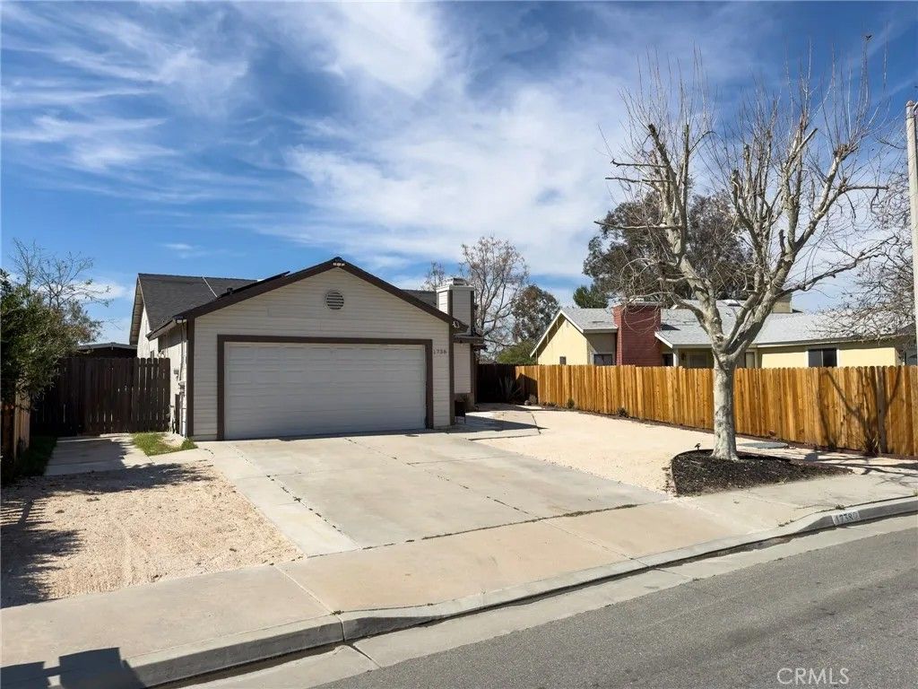 Photo of 1738 The Willows Rd, San Jacinto, CA 92583 (MLS # DW26050206)