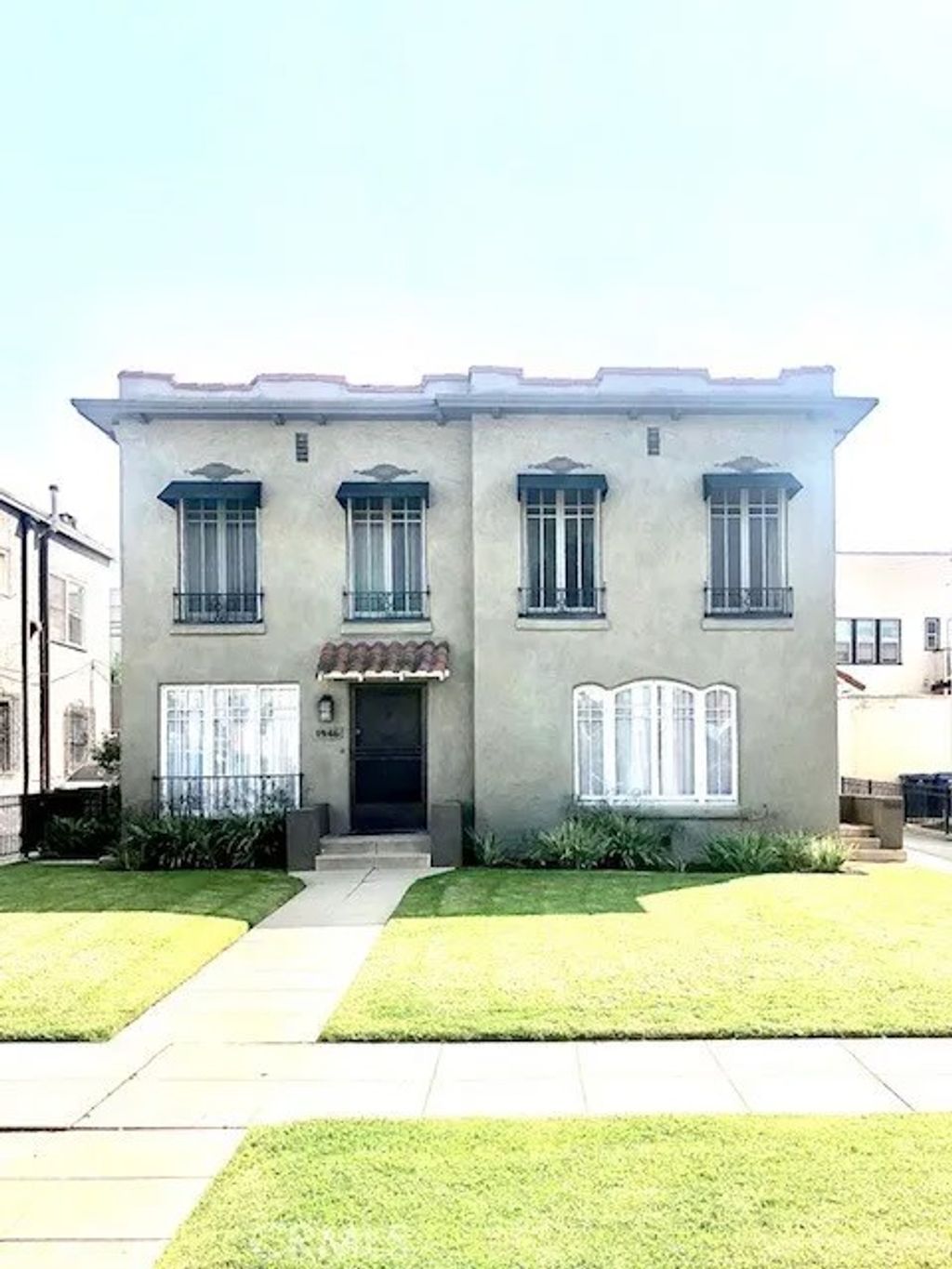 Photo of 1946 S Bronson Ave, Los Angeles, CA 90018 (MLS # SR26027055)