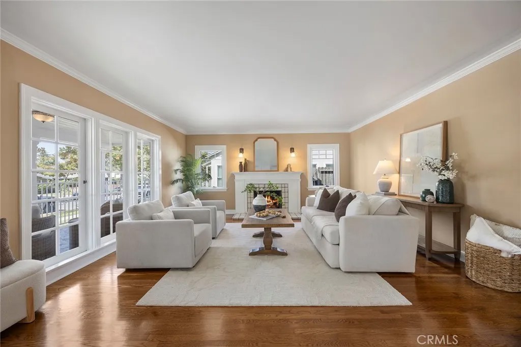 229 W Brookdale Place