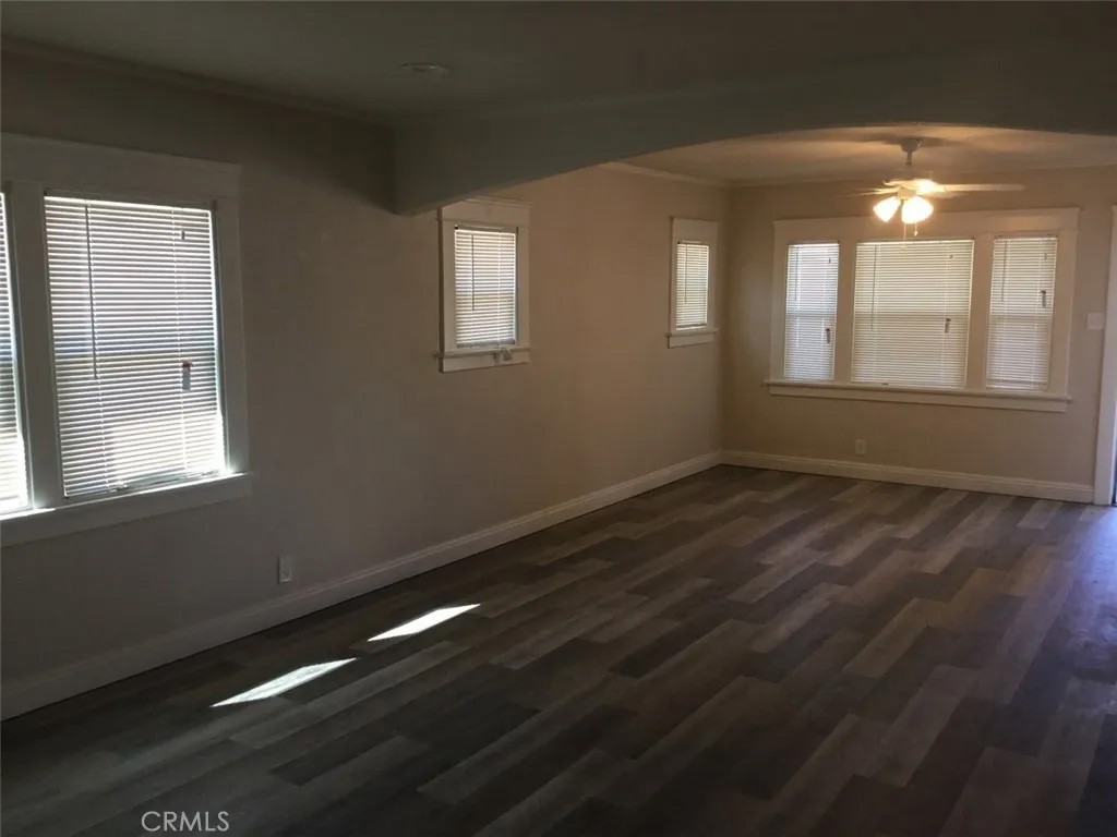 1201 W King