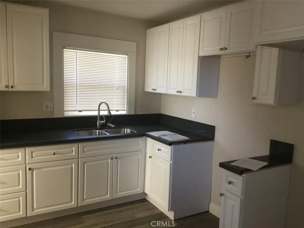 1201 W King