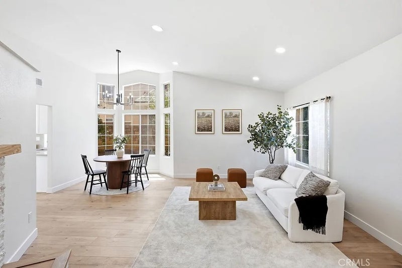 3202 Angeleno Place