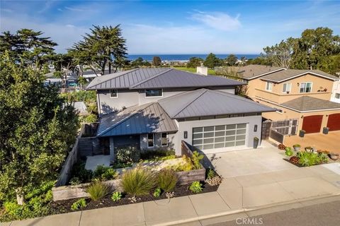 Photo of 3020 Ironwood Avenue, Morro Bay, CA 93442 (MLS # SC26041634)