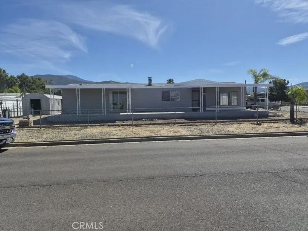 Photo of 44732 Cornish Ave, Hemet, CA 92544 (MLS # SW26072621)
