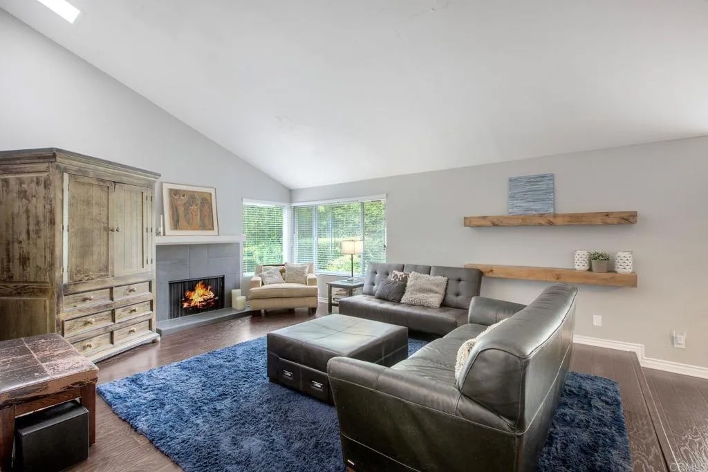 1207 Branding Iron Circle