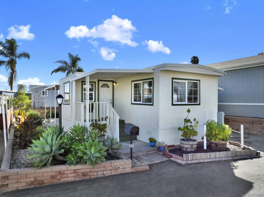 Photo of 245 W Bobier Dr #23, Vista, CA 92083 (MLS # 260003833)