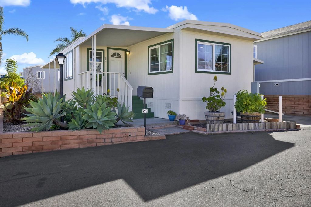 Photo of 245 W Bobier Dr #23, Vista, CA 92083 (MLS # 260003833)