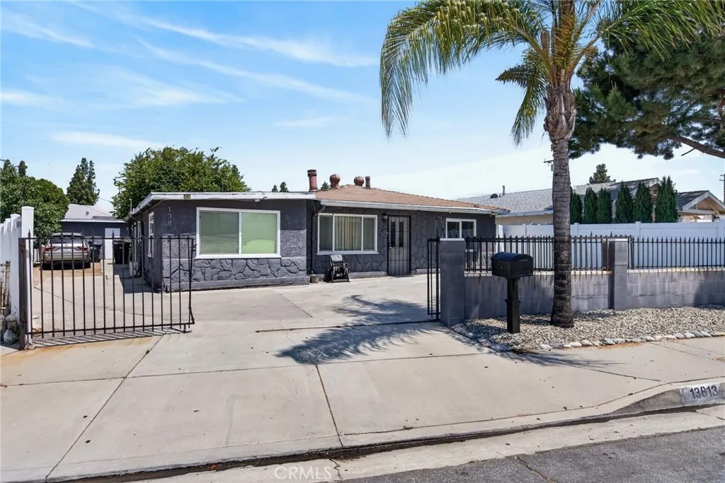13813 Clearcrest