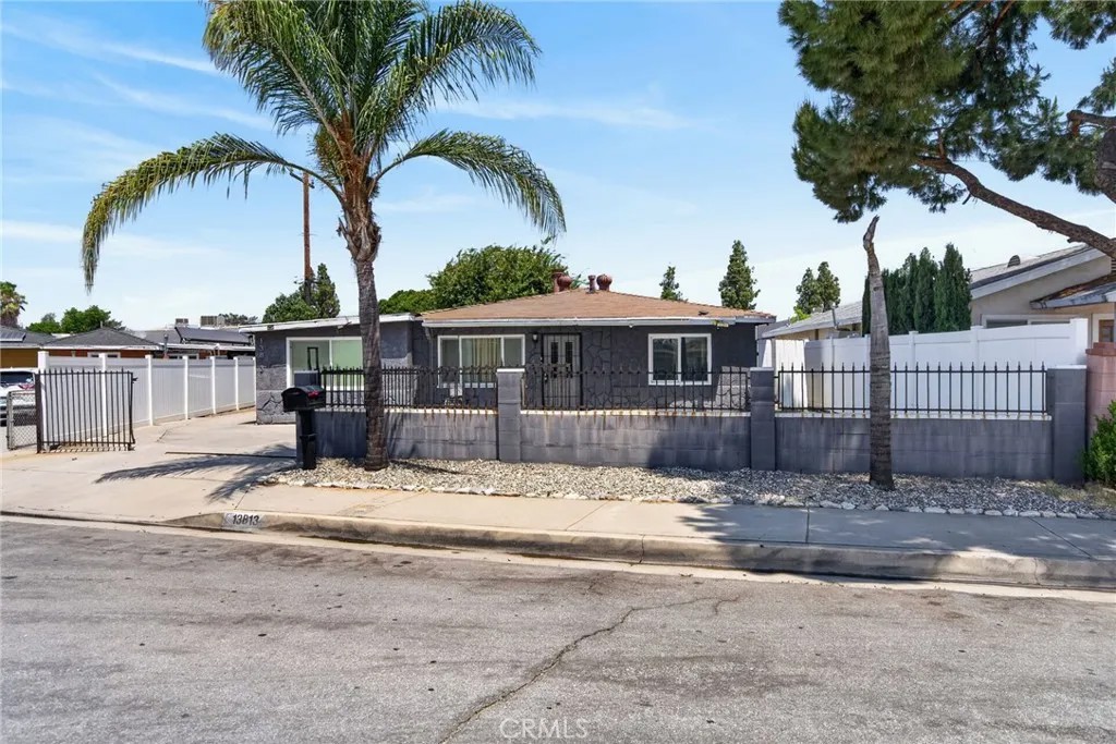 13813 Clearcrest