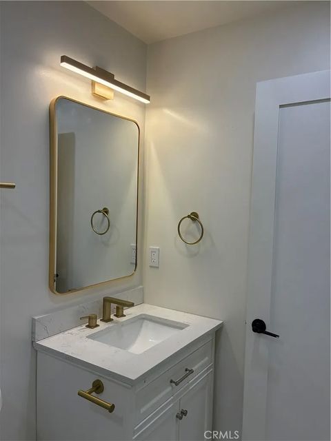 Tiny photo for 6012 Regino Avenue, 29 Palms, CA 92277 (MLS # SW25249292)