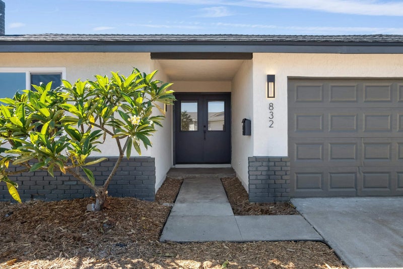 832 Reef Drive