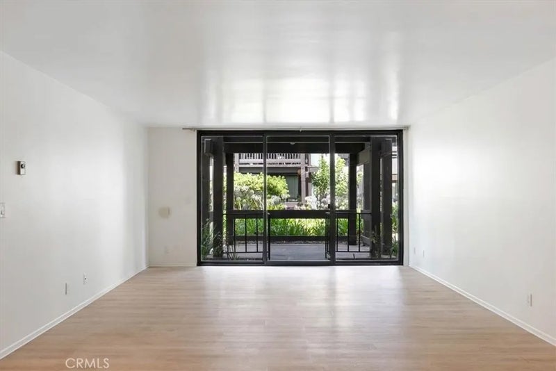 7777 W 91st E1146
