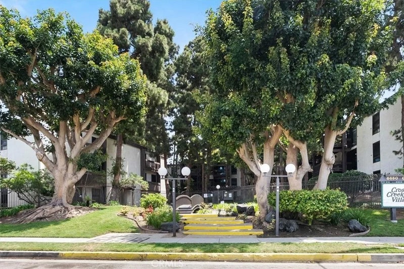 7777 W 91st E1146