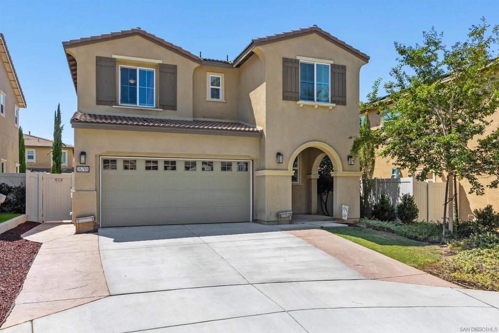 Photo of 35769 Asturian Way, Fallbrook, CA 92028 (MLS # 260022349)