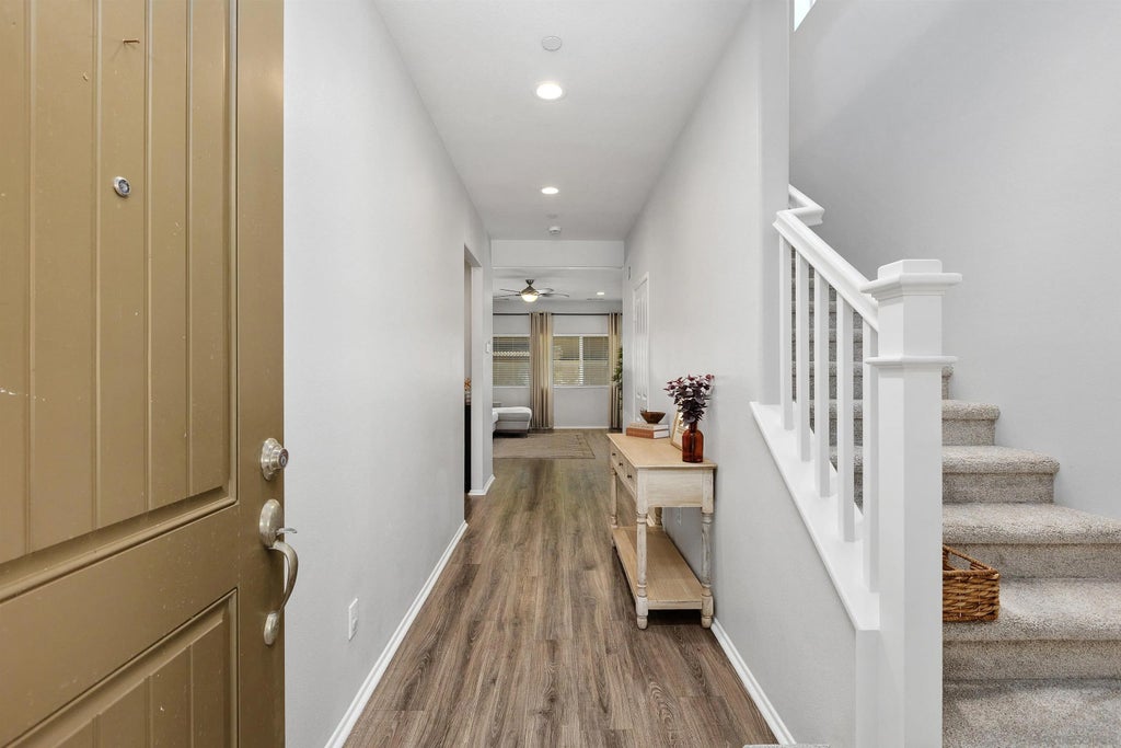 Photo of 35769 Asturian Way, Fallbrook, CA 92028 (MLS # 260022349)