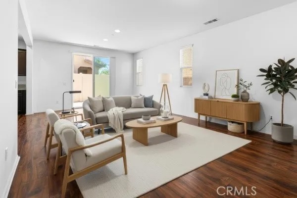 7076 Luminaire Court