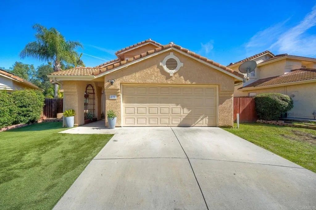 Photo of 275 Royal Glen Drive, Fallbrook, CA 92028 (MLS # NDP2601903)