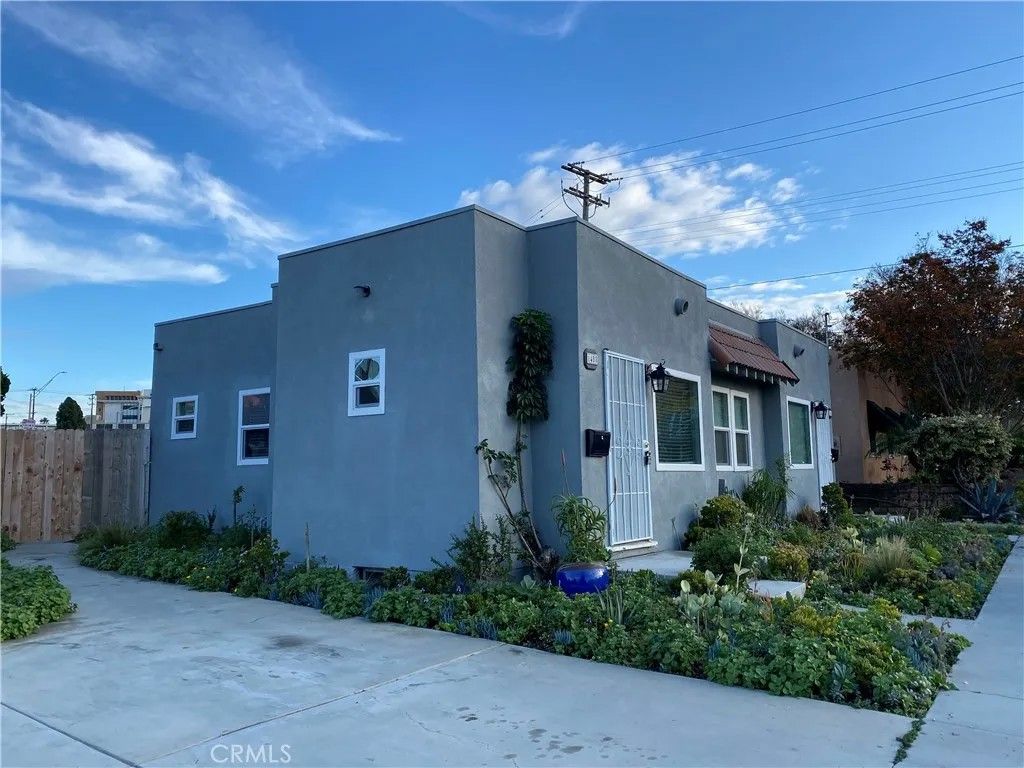Photo of 1408 Argonne Avenue, Long Beach, CA 90804 (MLS # OC26066488)
