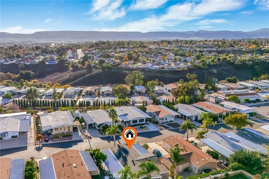 Photo of 38200 Via Del Largo, Murrieta, CA 92563 (MLS # SW25272357)