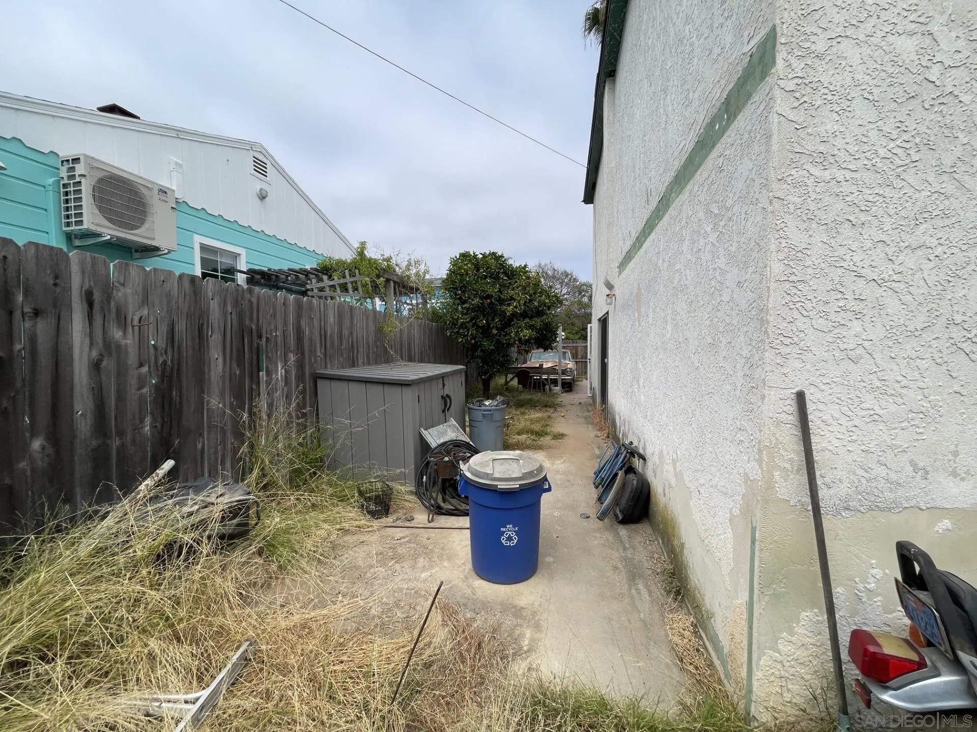 2176 Missouri St