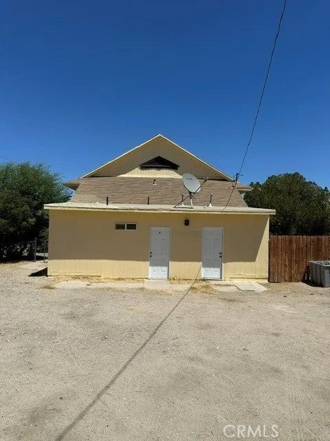 112 E Cottage