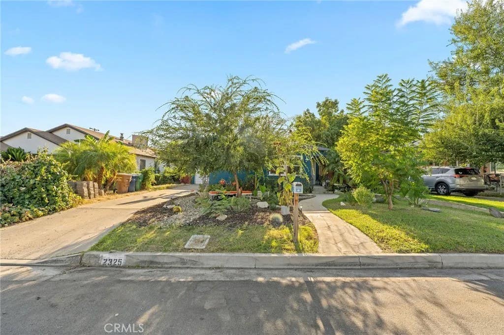 Photo of 2325 Barnett ST, Bakersfield, CA 93308 (MLS # NS26186853)