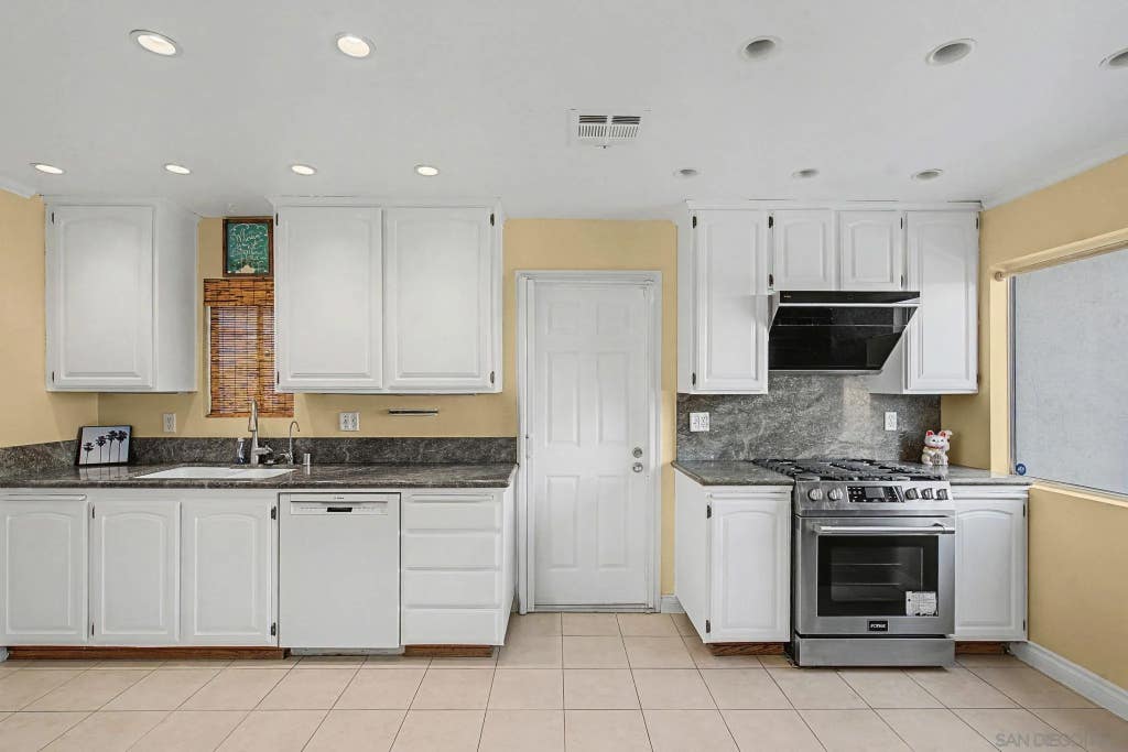 Photo of 10621 Keith St, Santee, CA 92071 (MLS # 260015902)