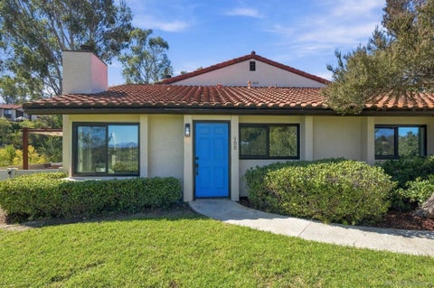 Photo of 108 S Darien DR, Encinitas, CA 92024 (MLS # 260025087)