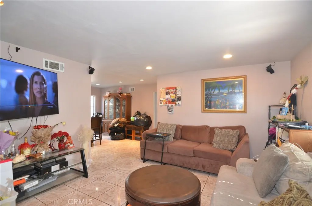 210 W 89th