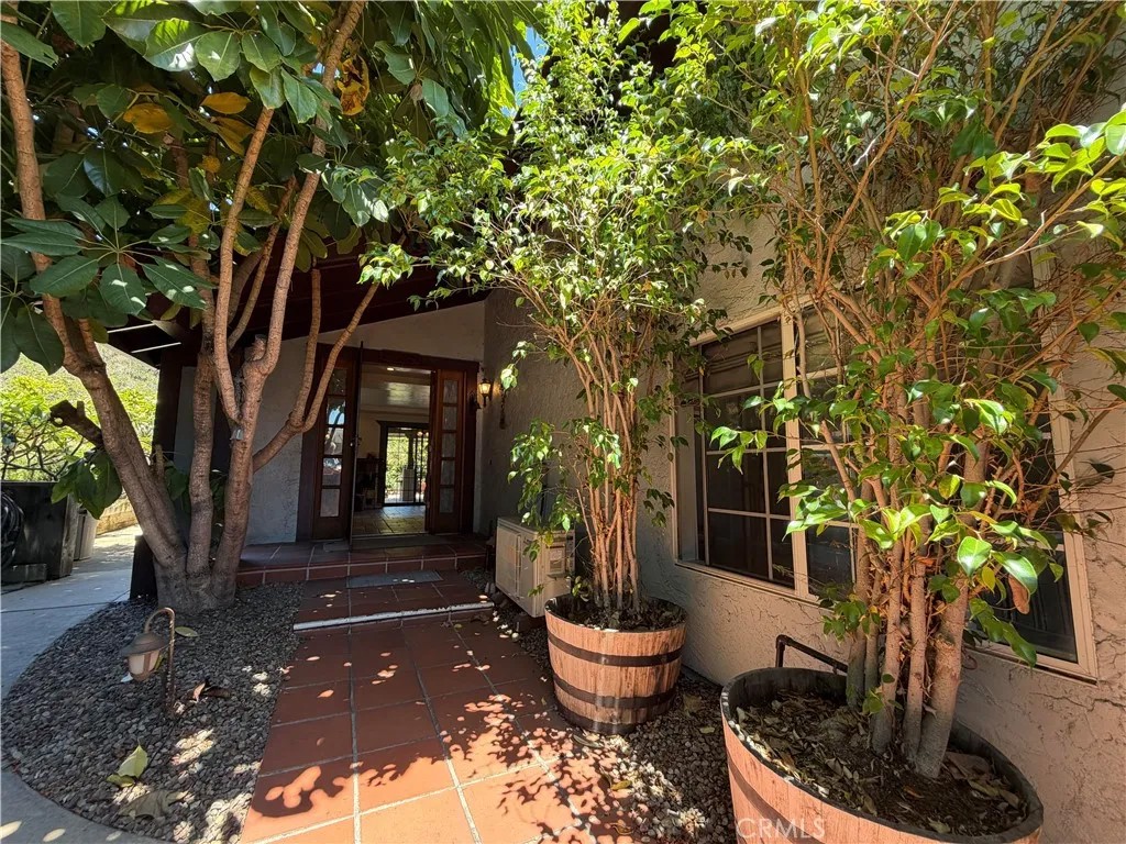 4916 Euclid Court