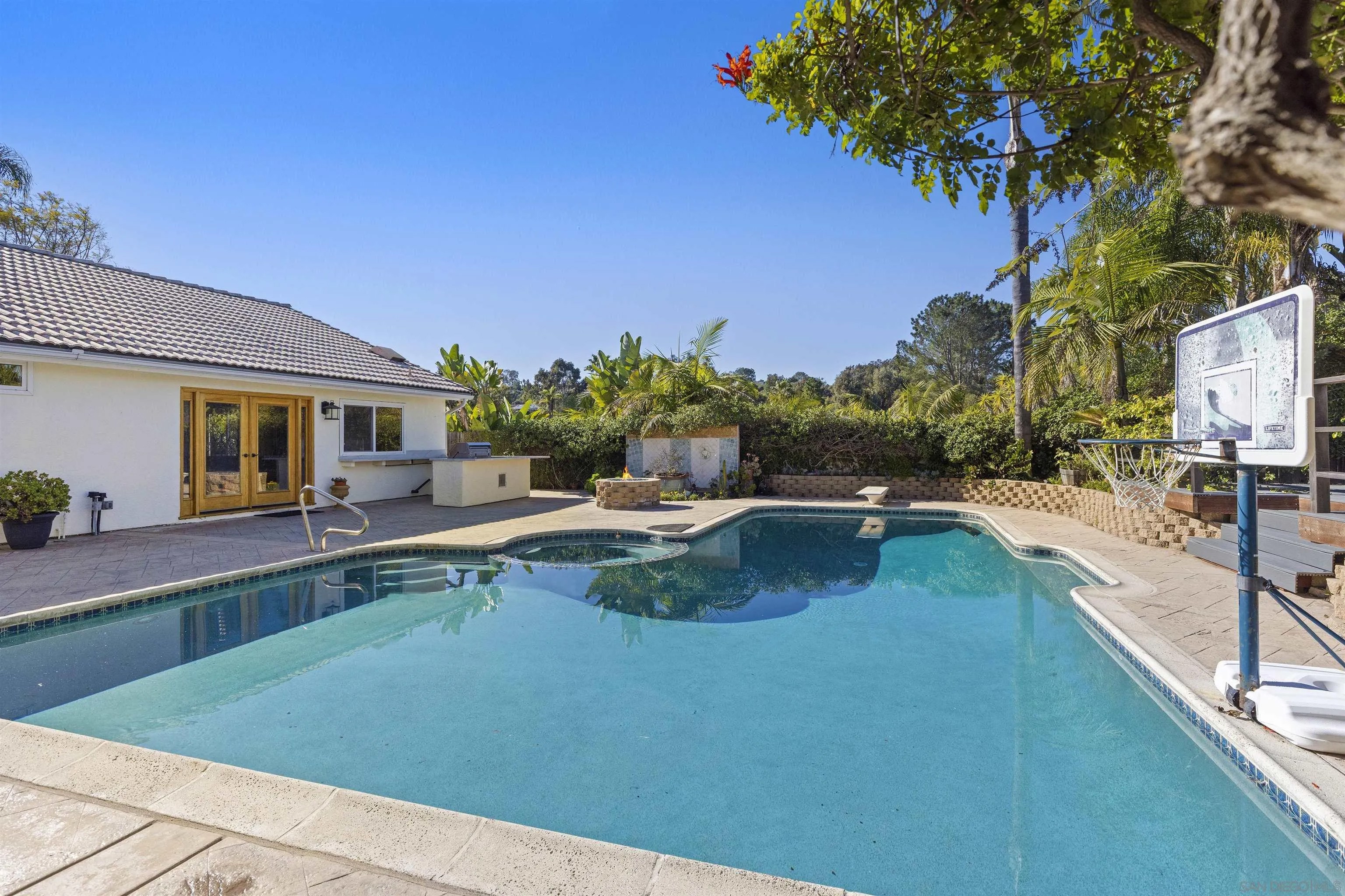 1510 Orangeview Dr 1-2