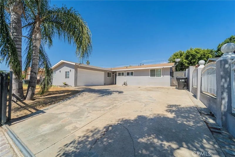 1023 N Orange