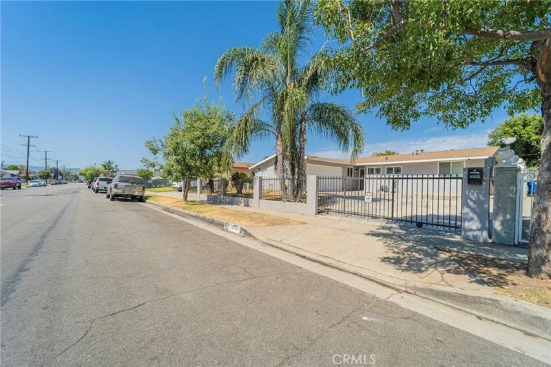 1023 N Orange