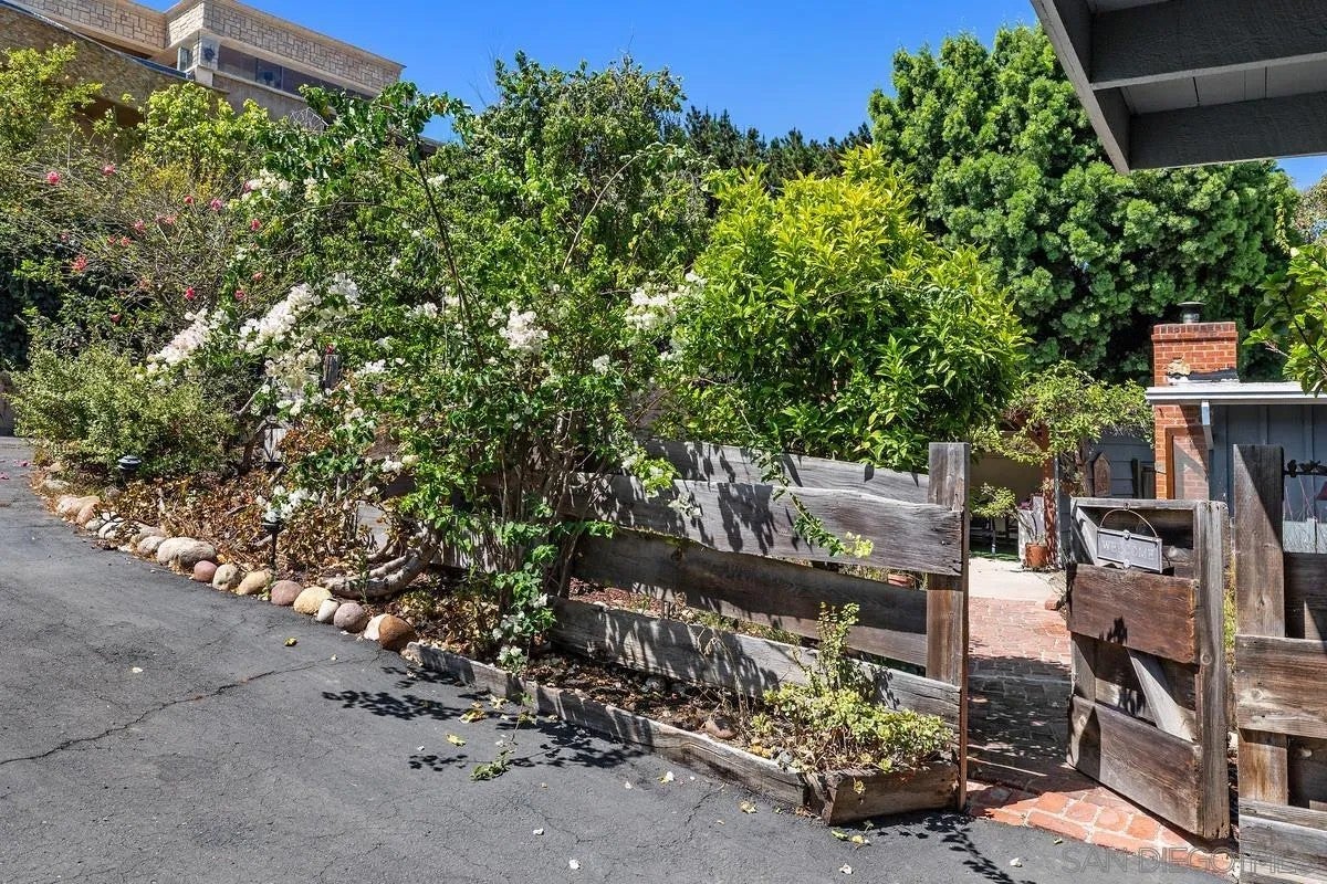 2820 Hidden Valley